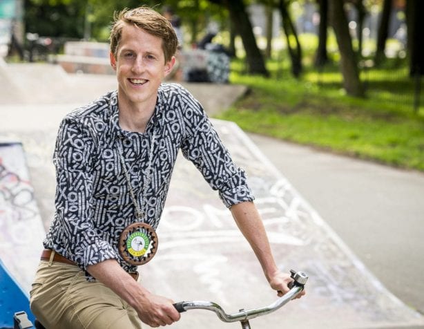 Marel Kleinzen op de fiets